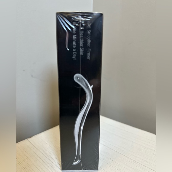 Beauty ORA Microneedle Face Roller System 0.25mm - Picture 2 of 8